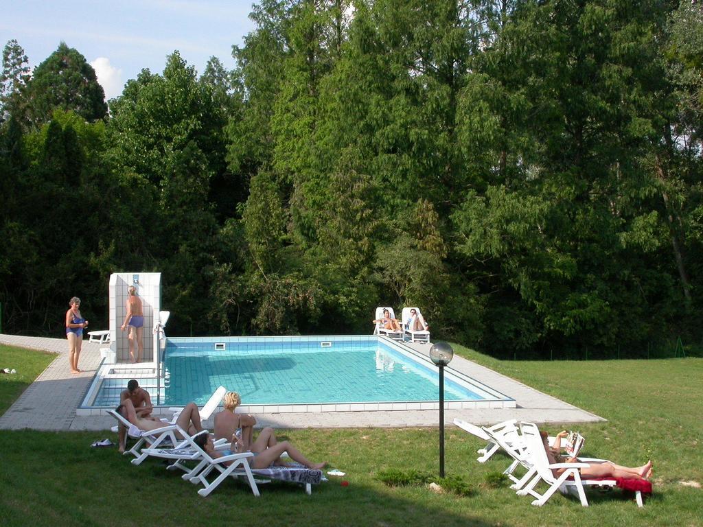 Апартаменты Romai Apartmanhaz Хевиз Номер фото